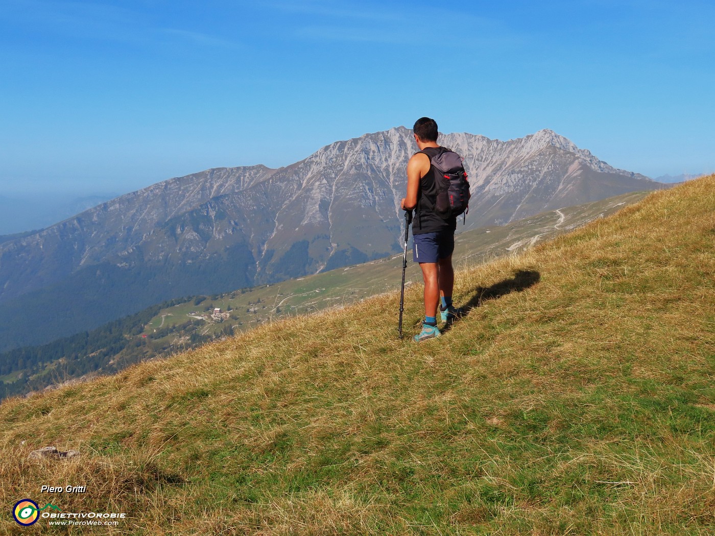 26 Alla Bocchetta di Cimetto (1935 m) con vista in Cima Menna.JPG